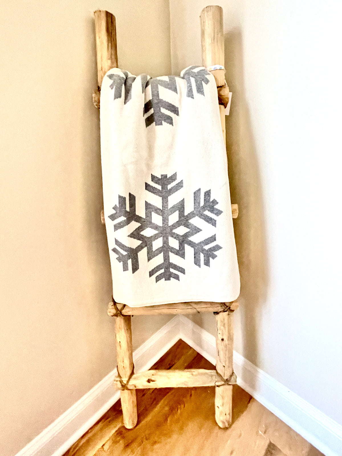 Snowflake Throw