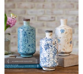 Vintage-look Printed Vases