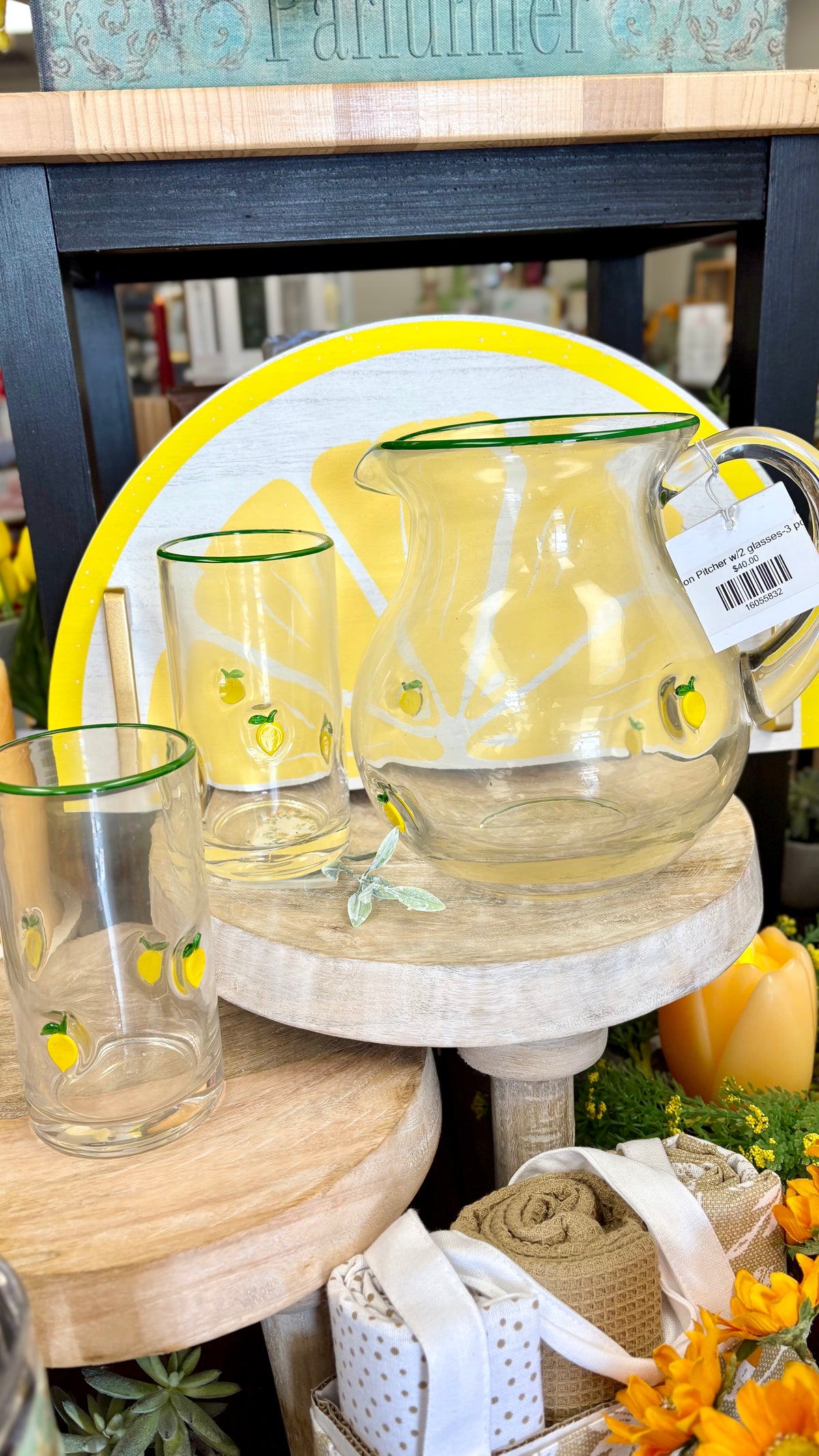 Lemon Pitcher w/2 glasses-3 pc set