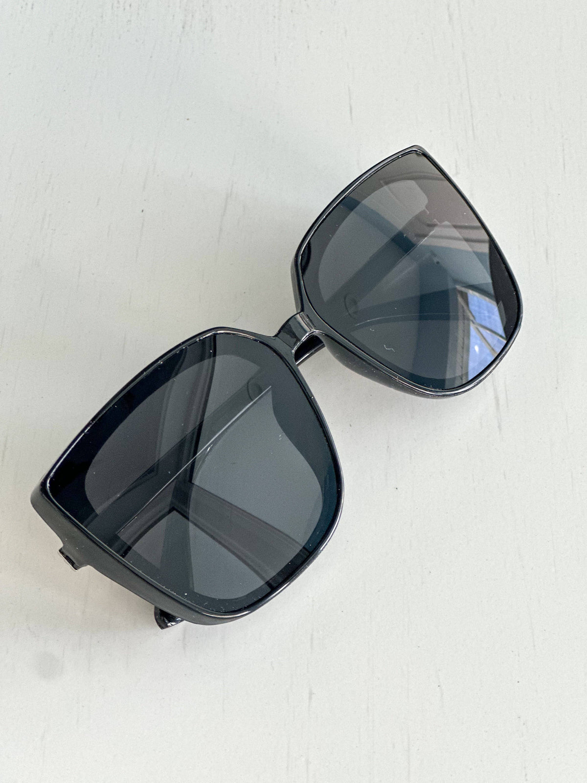Cleo Cat Eye Sunglasses "Black"
