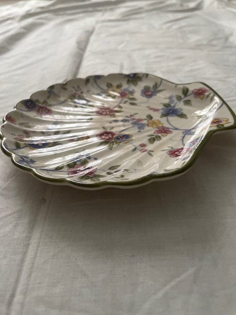 Tominaga Small Shell Shape Floral Dish